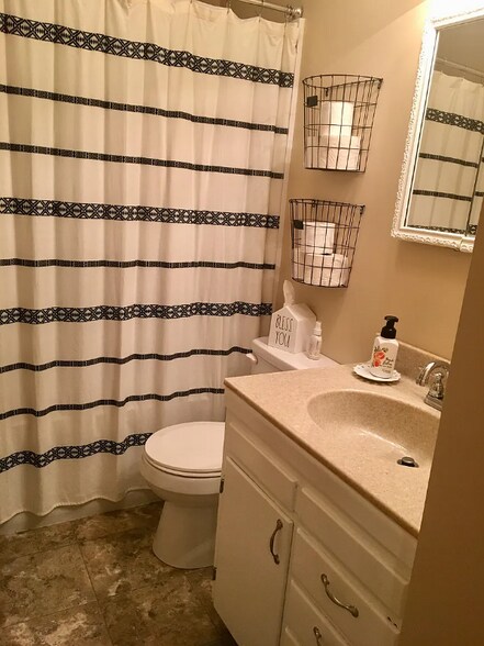 Building Photo - 1303 Mills Dr