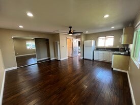 Building Photo - 5773 Venturi Dr