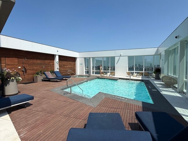 Building Photo - 188 Brookline Ave