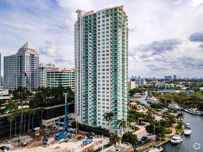 Building Photo - Watergarden