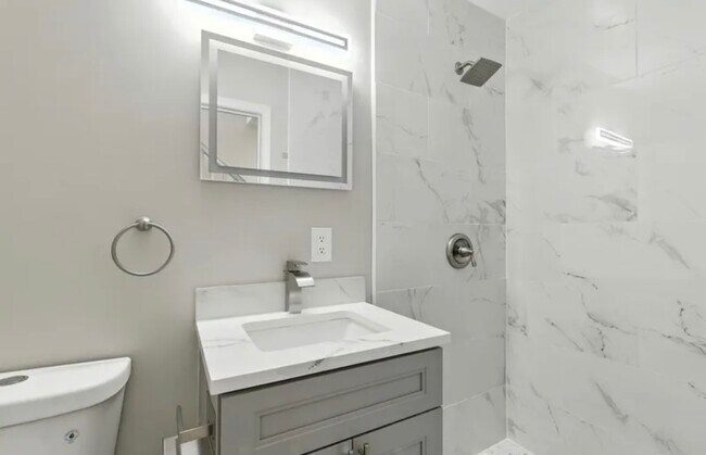 Building Photo - Rolling Rd