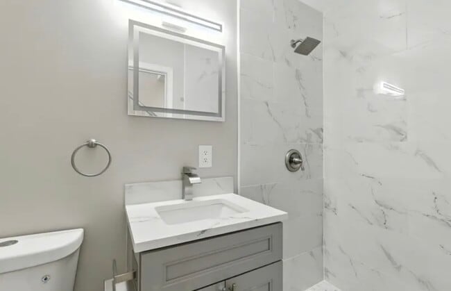 Building Photo - Rolling Rd2