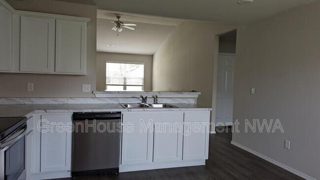 Building Photo - 1771 Hermitage Dr