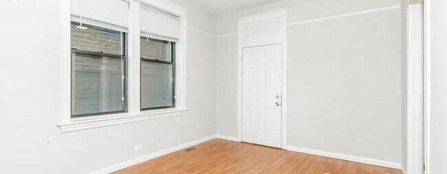 Building Photo - 2 bedroom in Chicago IL 60622