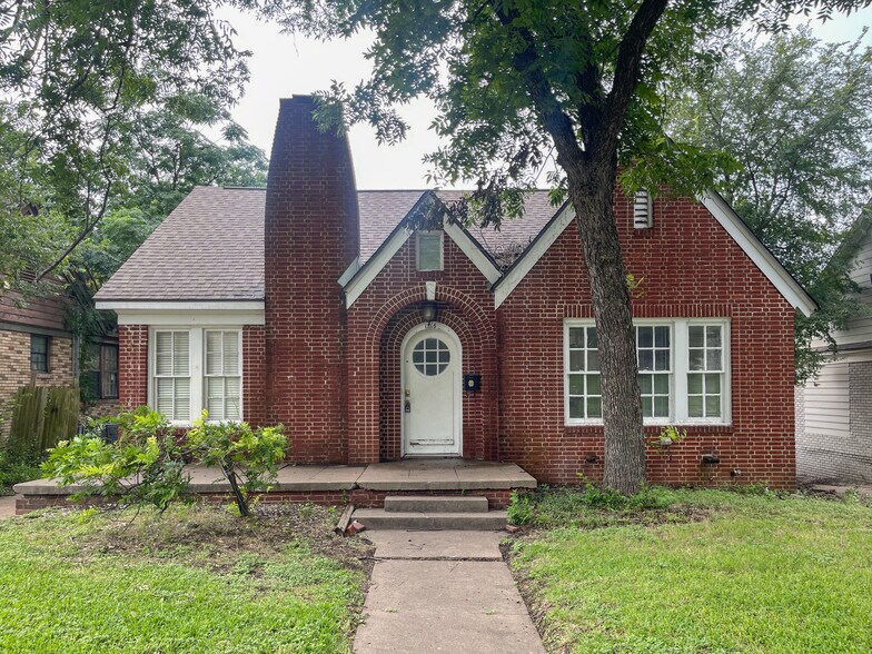 Primary Photo - 1816 Colonial Ave