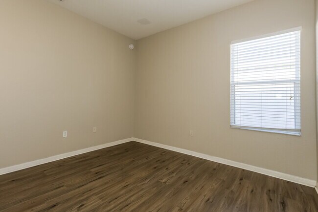 Building Photo - 3677 Sandhill Crane Dr