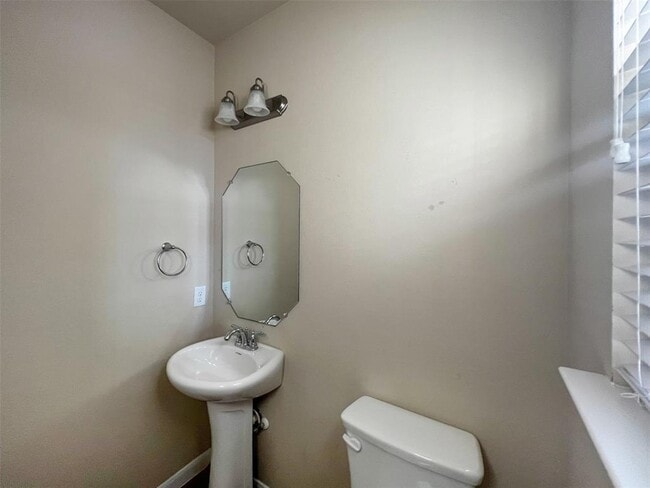 Building Photo - 928 Lost Pines Ln