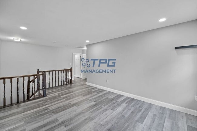 Building Photo - 269 Hazlitt Way