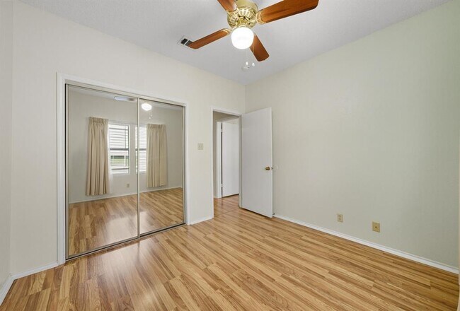 Building Photo - 2804 Rio Grande St