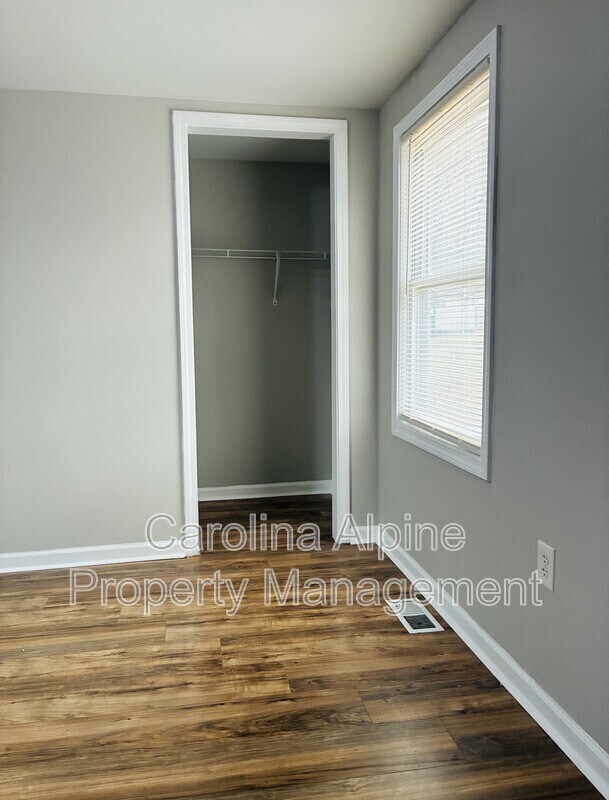 Building Photo - 111 W Robinson St