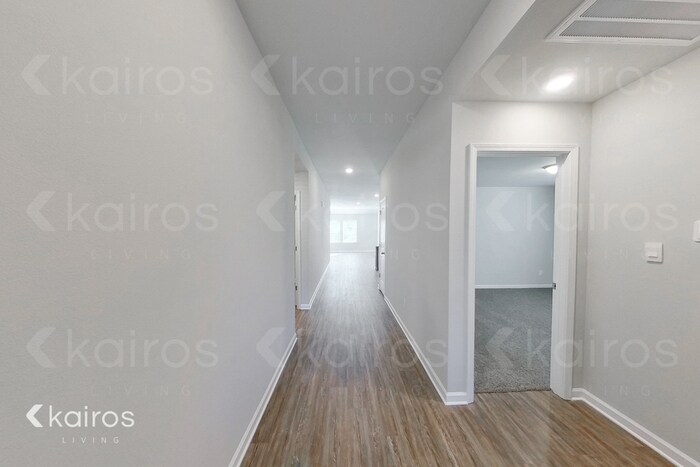 Building Photo - 11480 Brookwood Dr