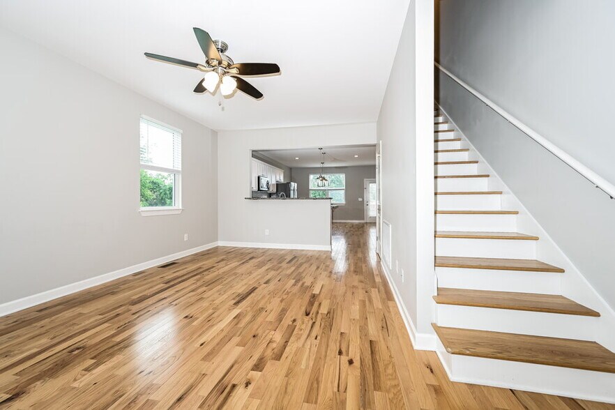 Building Photo - 513 Sarver Ave