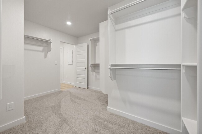 Building Photo - Brand New Construction in Viridian with a FIREPLACE!