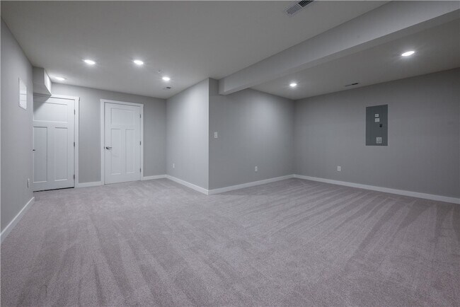 Building Photo - 353 Trinity Wy
