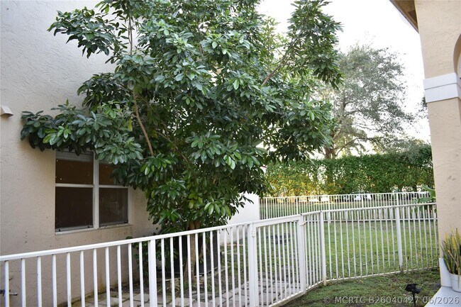 Building Photo - 2348 SW 177th Ave