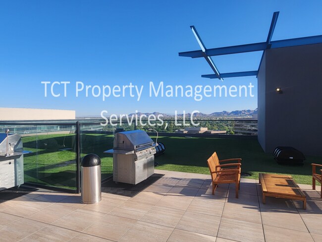 Building Photo - Stunning 1 Bedroom Condo with Rooftop Pool!