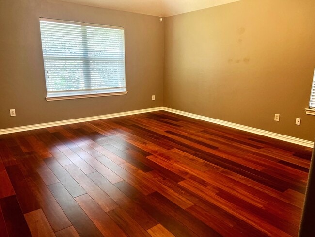 Building Photo - 23907 Hackberry Creek Dr