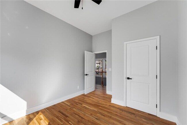 Building Photo - 2150 Essex Ave SW