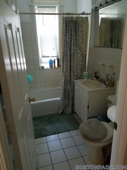 Building Photo - 62 Brock St