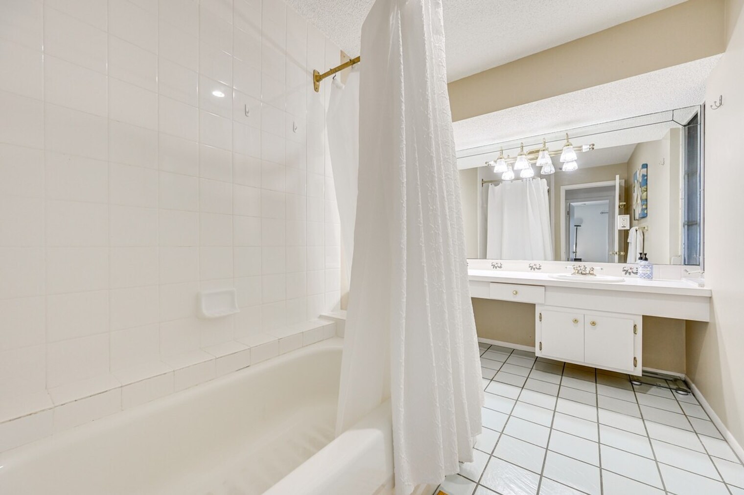 Building Photo - 4261 Pearl Harbor Dr