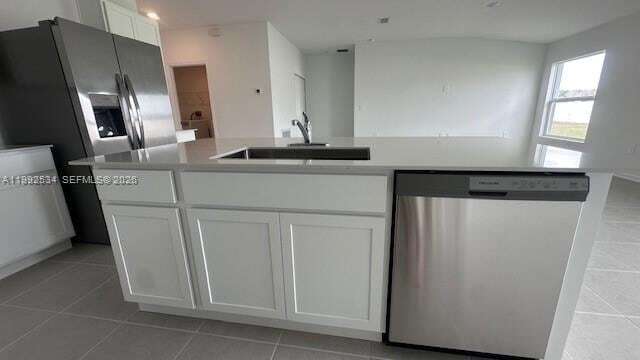 Building Photo - 303 Artemis St