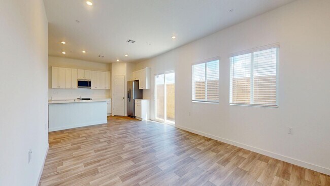 Building Photo - 3231 Carambola Ave