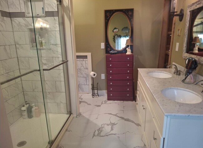 Building Photo - 111 Pendleton Rd