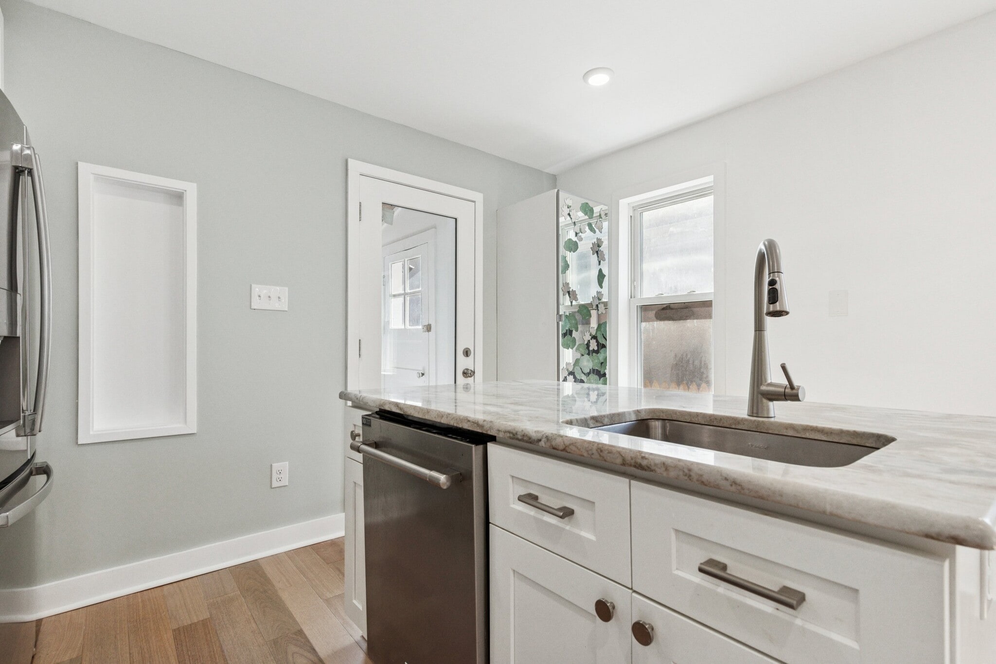 Kitchen Island - 155 Sheldon Ln