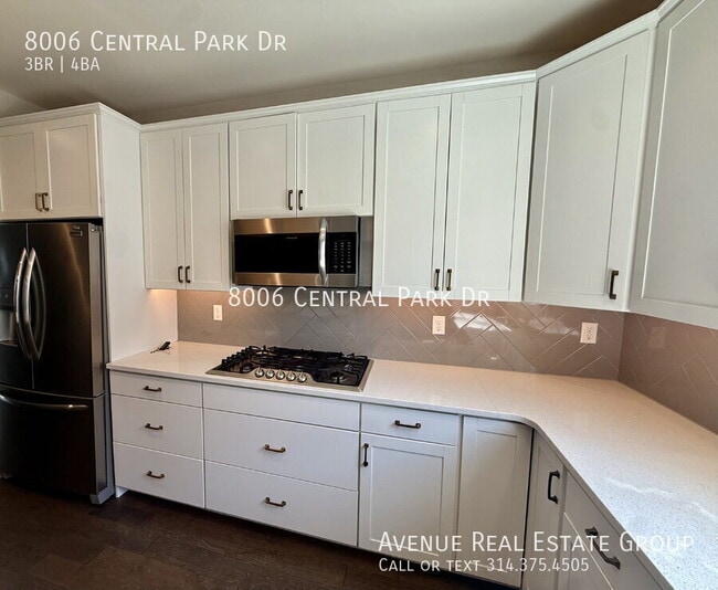 Building Photo - 8006 Central Park Dr