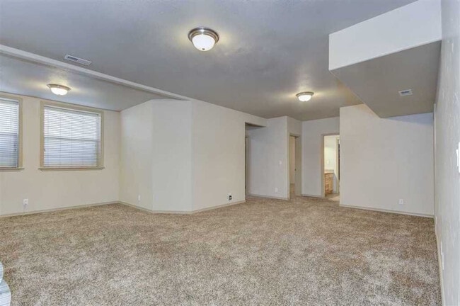 Building Photo - Impressive Home w/ 6 Bedrooms, Full Finish...