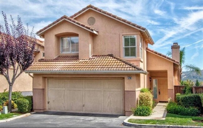 Building Photo - 5709 Kensington Pl