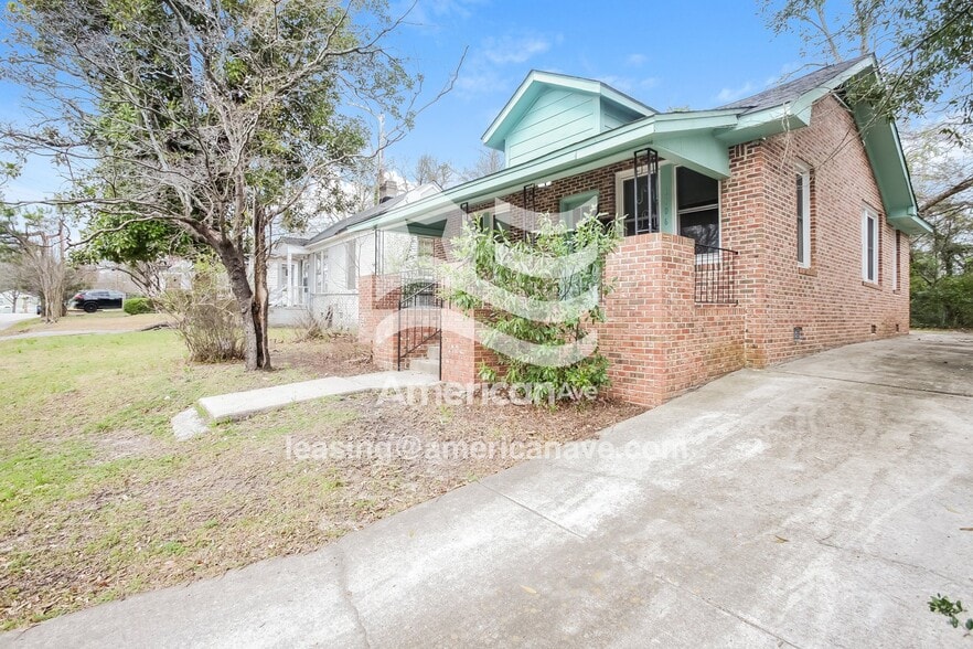 Building Photo - 1106 Page St