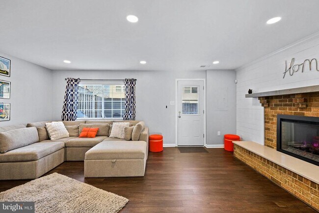 Building Photo - 5341 Harbor Ct Dr