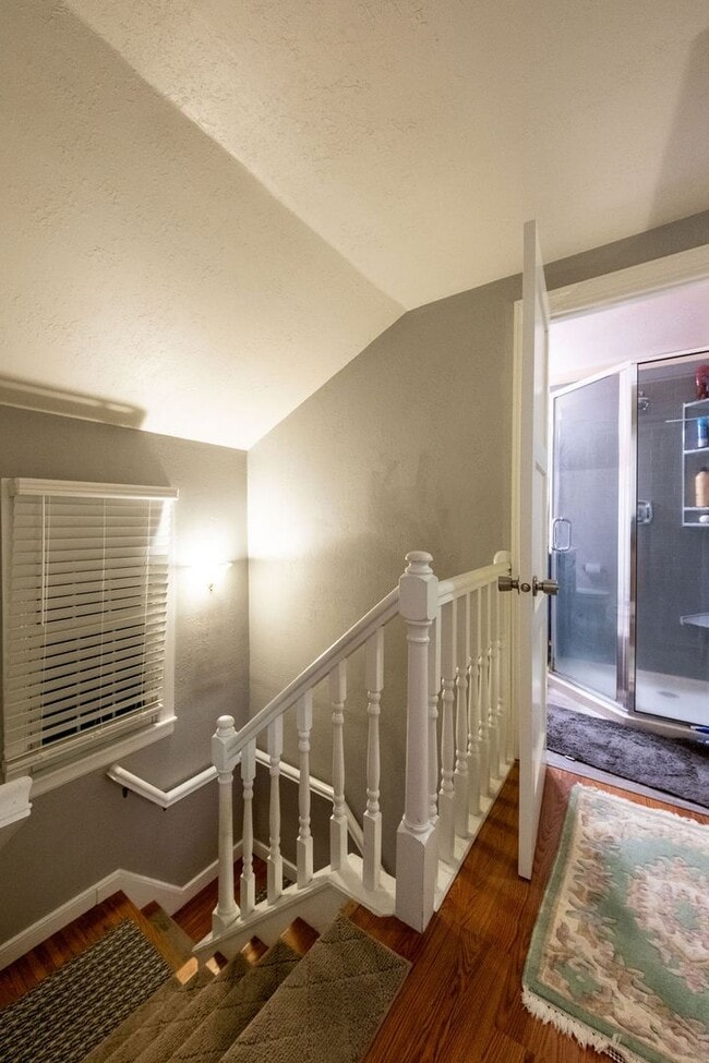 Building Photo - Charming 3brm/2ba house near Como Park!