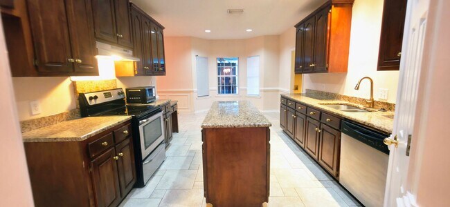 Building Photo - 7470 Mallard Dr
