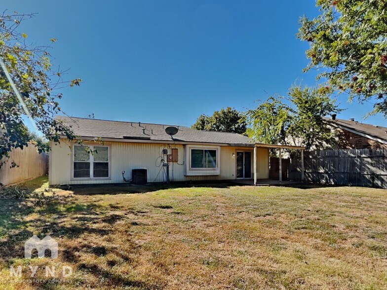Building Photo - 4559 Sugar Bush Ct