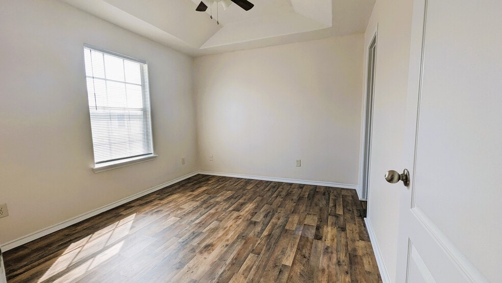 Building Photo - 813 W Arroyo Park Ln