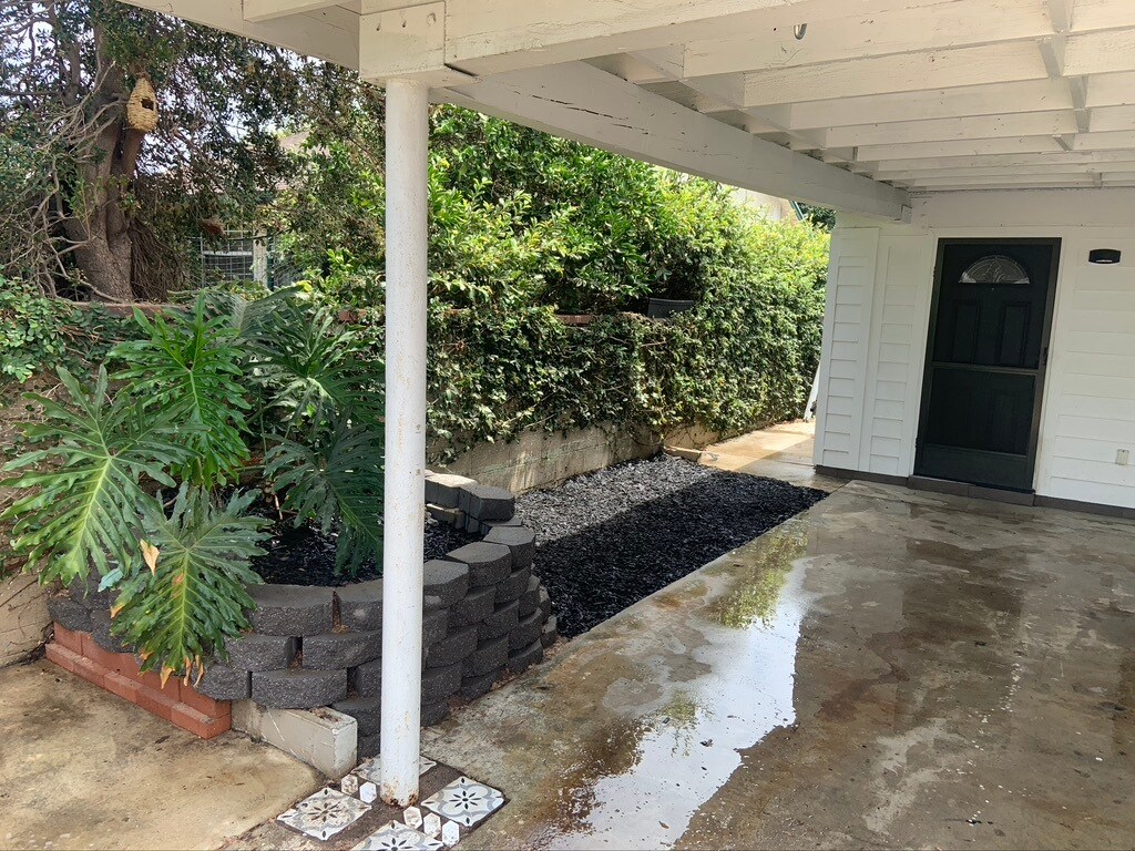 Building Photo - 8112 Paso Robles Ave