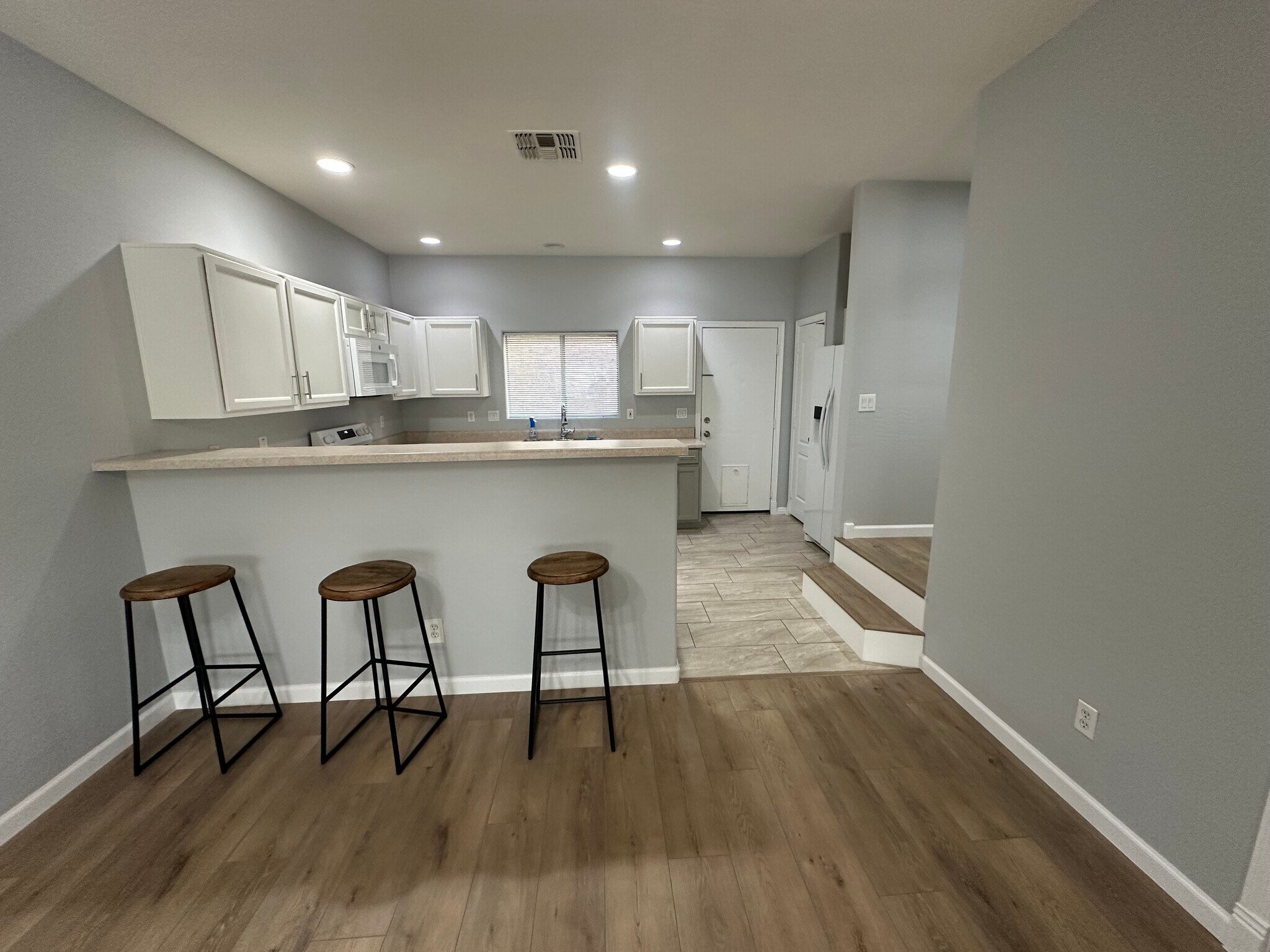 Building Photo - 17610 N 17th Pl