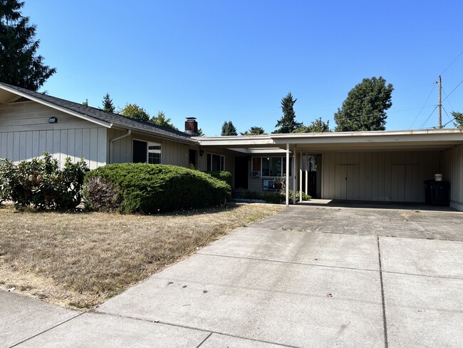Building Photo - 3046 Hyacinth St