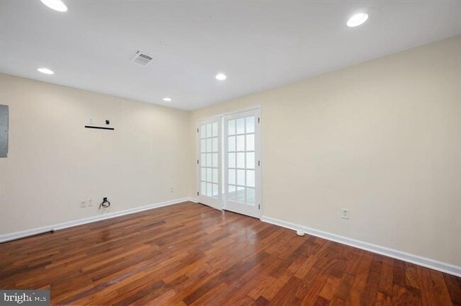 Building Photo - 6 Riggs Rd