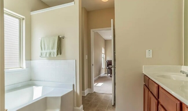 Building Photo - 3945 Pointe Vecchio Cir
