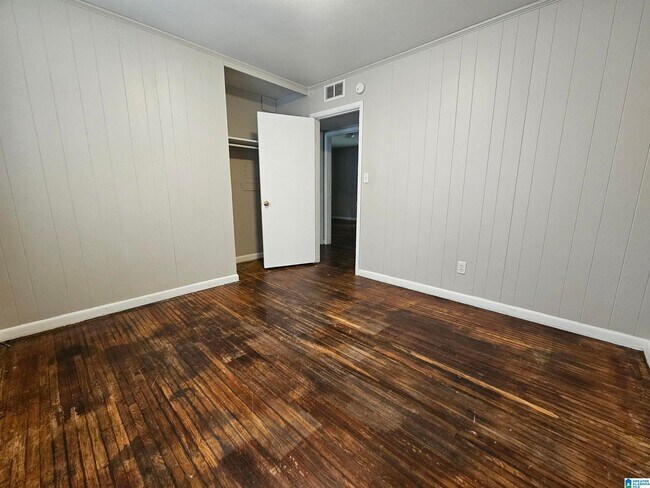 Building Photo - 433 Wedgeworth Rd