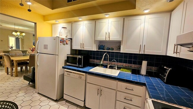 Building Photo - 1980 S Ocean Dr