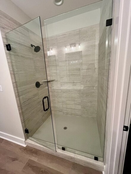 Building Photo - 4812 Old Oak Dr