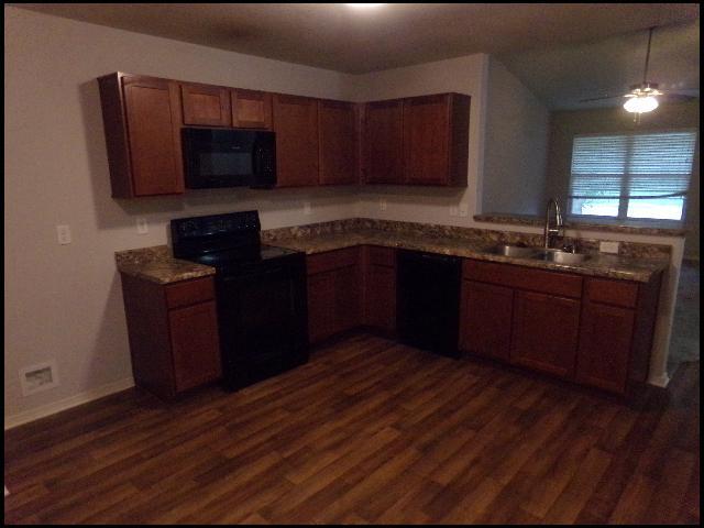 Building Photo - 6097 Saddle Hill Dr