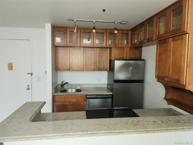 Building Photo - 3208 Villa Dr