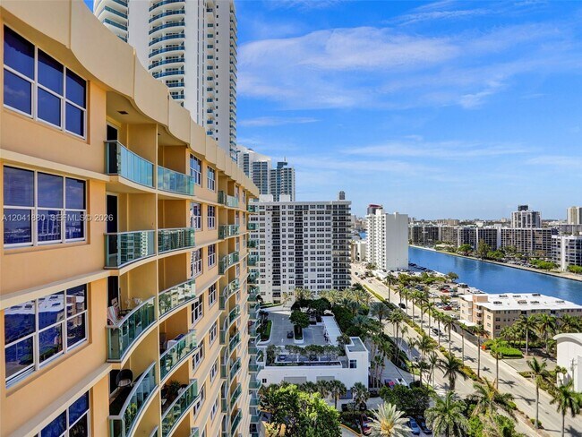 Building Photo - 2501 S Ocean Dr