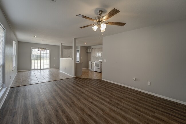 Building Photo - 324 Grant Springs Dr