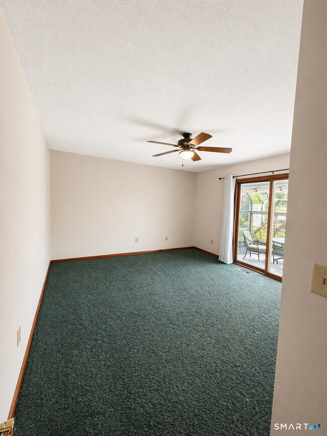 Building Photo - 504 Sandstone Dr